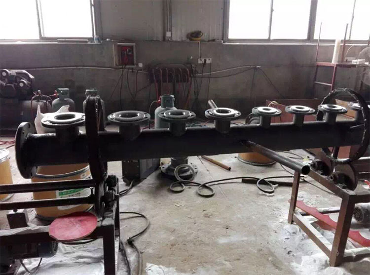 鋼襯四氟管道將是防腐行業(yè)的理想管道.jpg